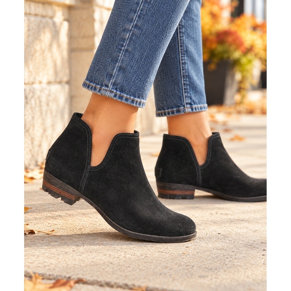SOREL Lolla II Black Suede Cutout Ankle Boots 8.5 Chelsea Low Heel Booties